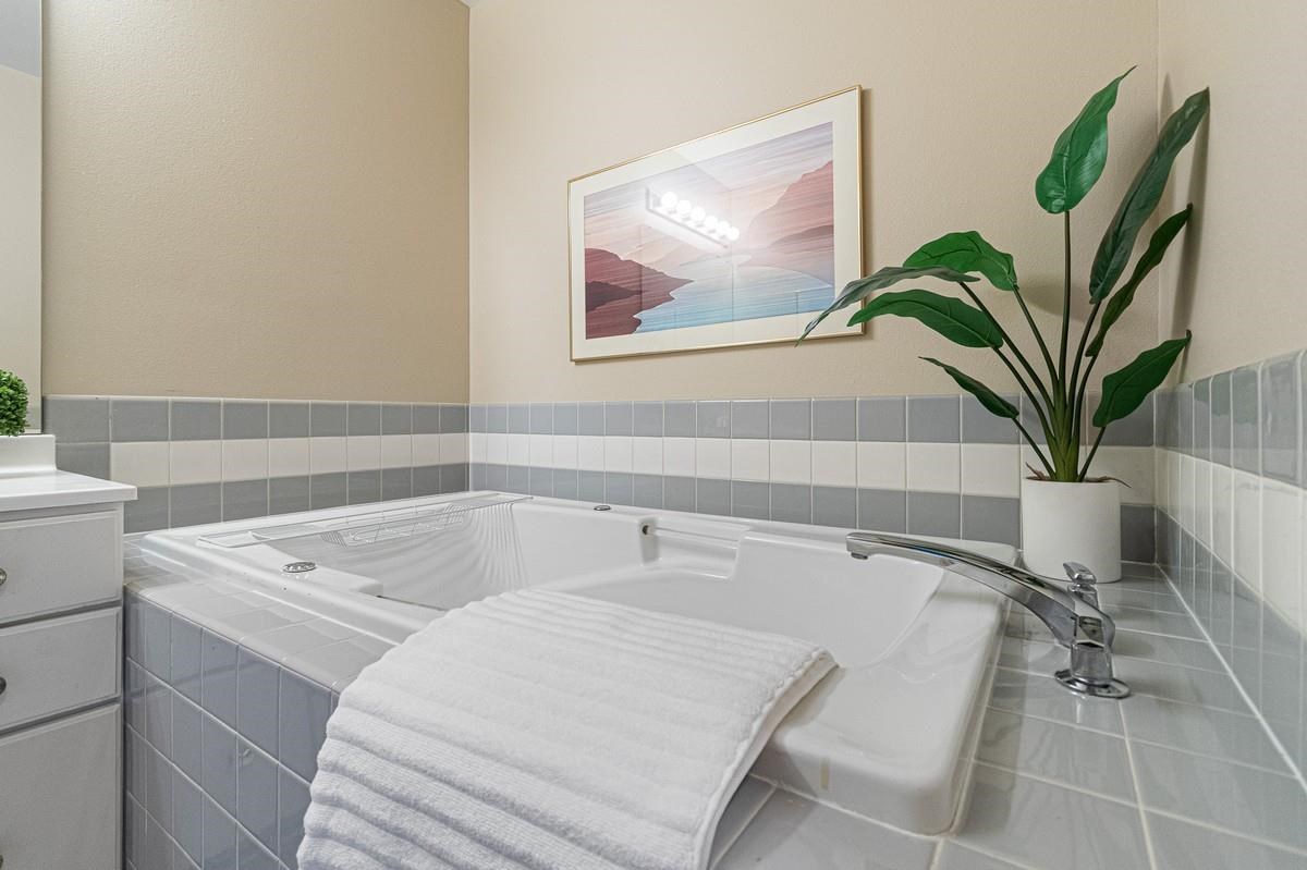 612 N 1st Avenue Iowa City IA 52245