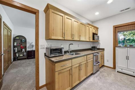 60 Marietta Avenue Iowa City IA 52246