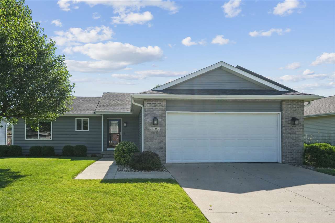 1007 Wolf Drive NW Cedar Rapids IA 52405
