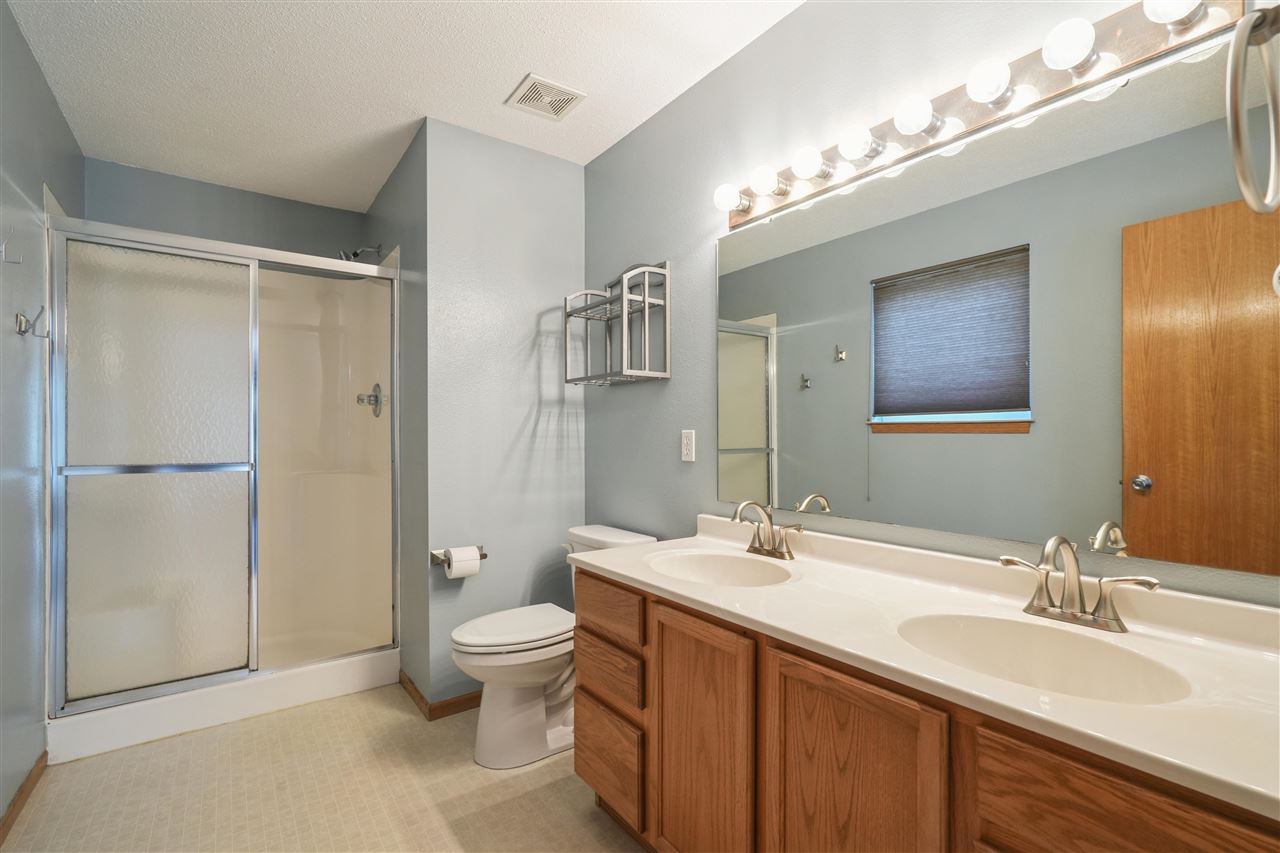 1007 Wolf Drive NW Cedar Rapids IA 52405