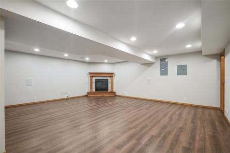 1007 Wolf Drive NW Cedar Rapids IA 52405