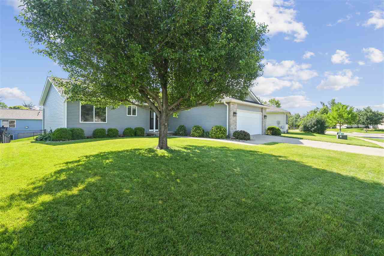 1007 Wolf Drive NW Cedar Rapids IA 52405