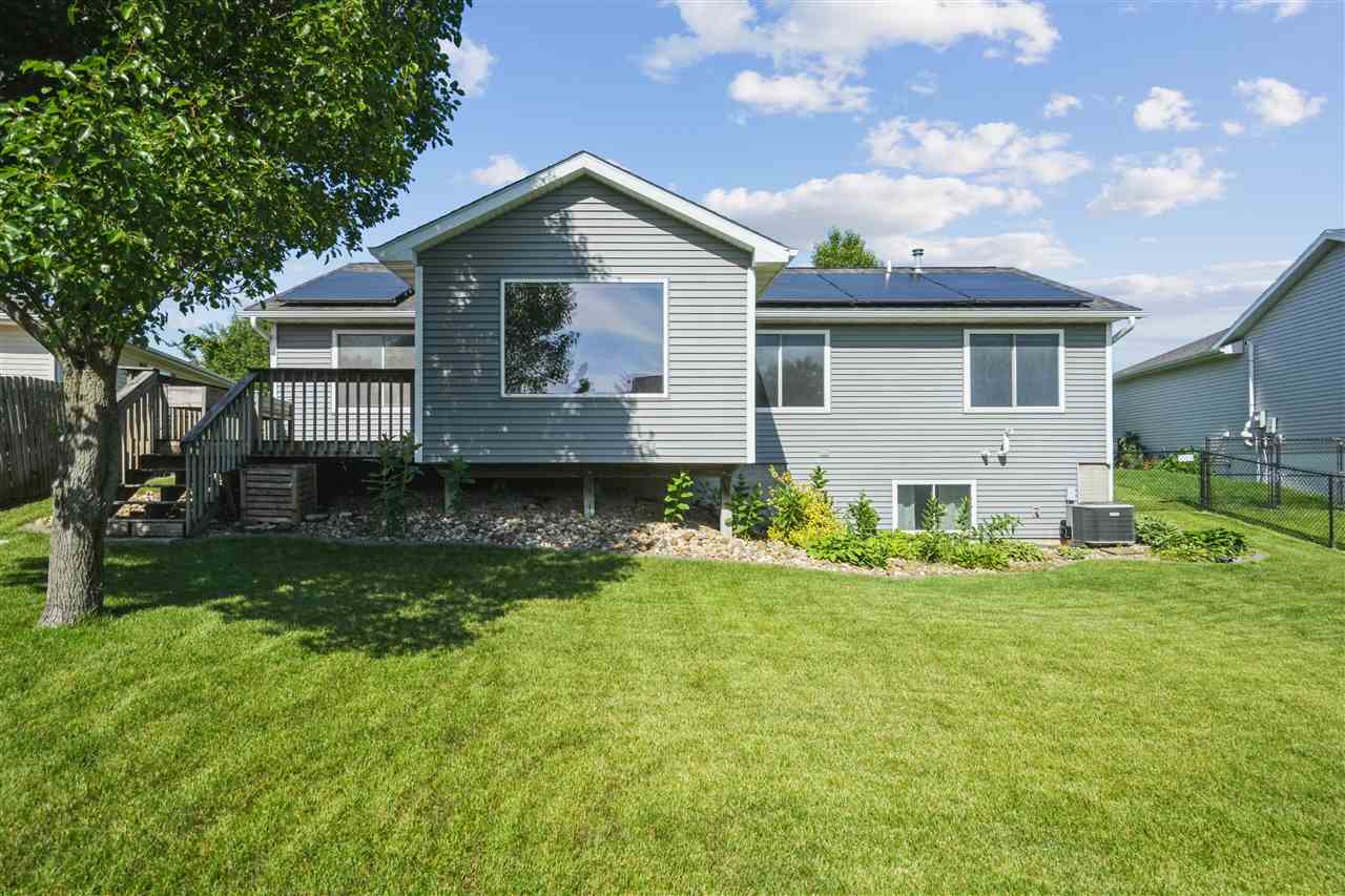 1007 Wolf Drive NW Cedar Rapids IA 52405