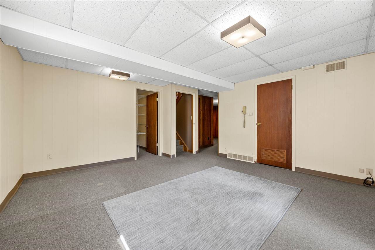1108 Dover Street Iowa City IA 52240