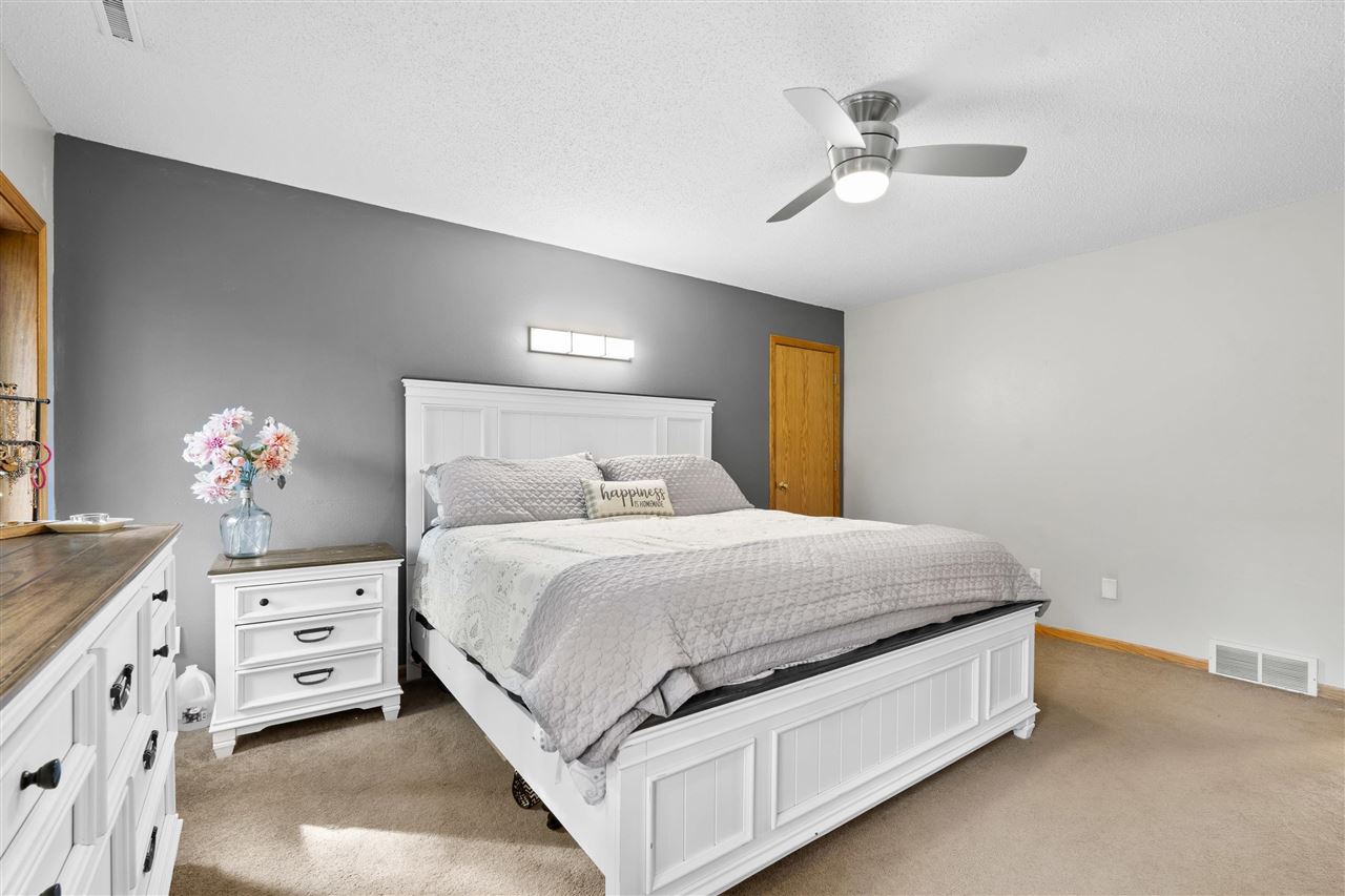 3256 Meadow Ridge Road NE Solon IA 52333