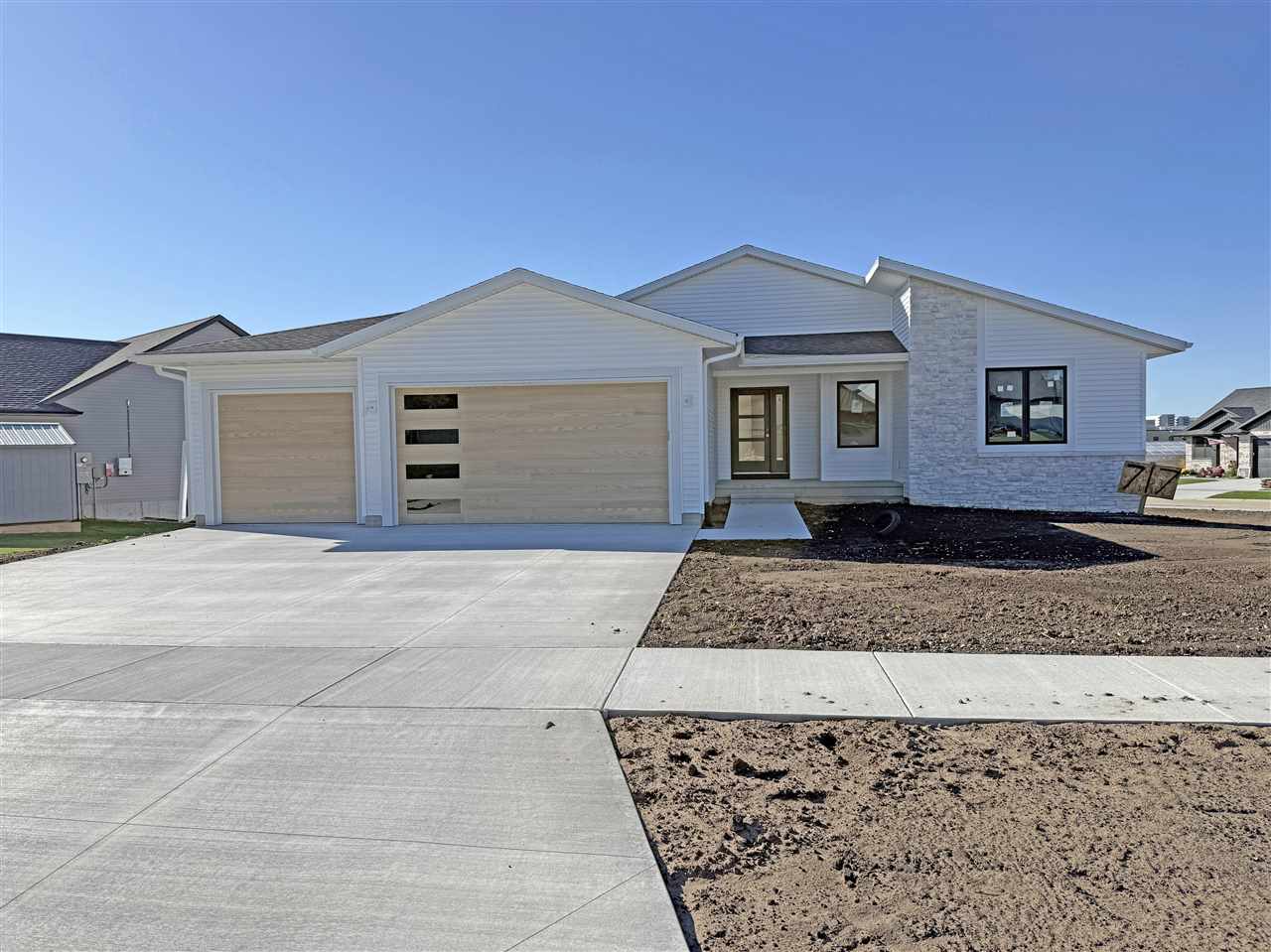 717 Pointer Circle Center Point IA 52213