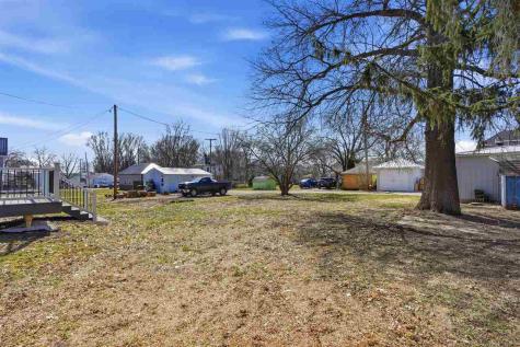 305 S Riggs Street Lone Tree IA 52755