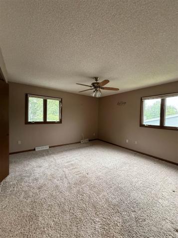 30 Denbigh Drive Iowa City IA 52246