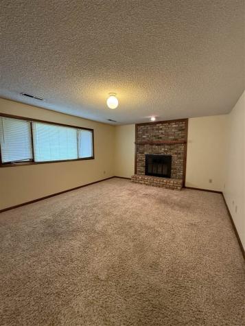 30 Denbigh Drive Iowa City IA 52246