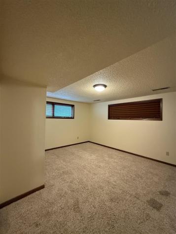 30 Denbigh Drive Iowa City IA 52246