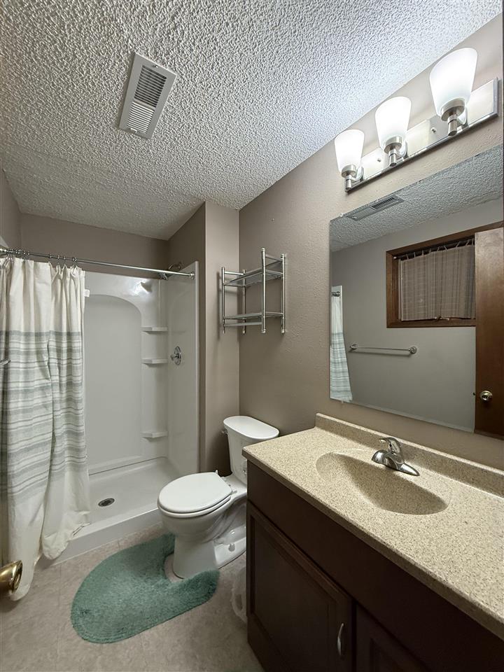 30 Denbigh Drive Iowa City IA 52246