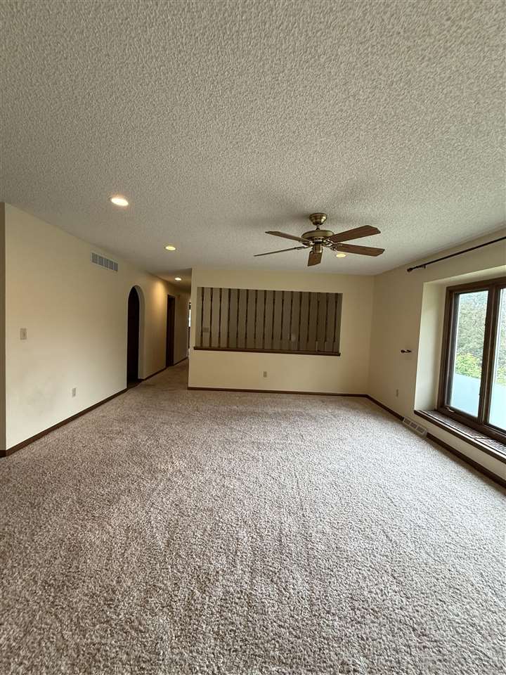 30 Denbigh Drive Iowa City IA 52246