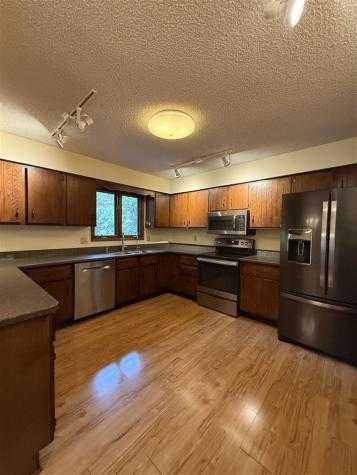 30 Denbigh Drive Iowa City IA 52246