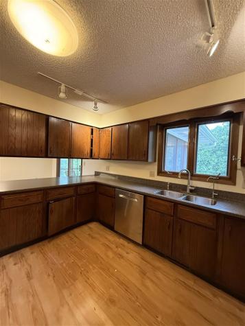 30 Denbigh Drive Iowa City IA 52246