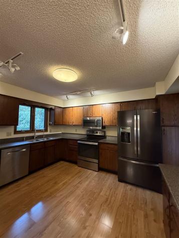 30 Denbigh Drive Iowa City IA 52246