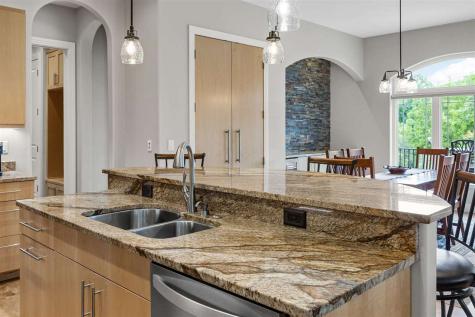 1356 NE Lakewoods Court Swisher IA 52338
