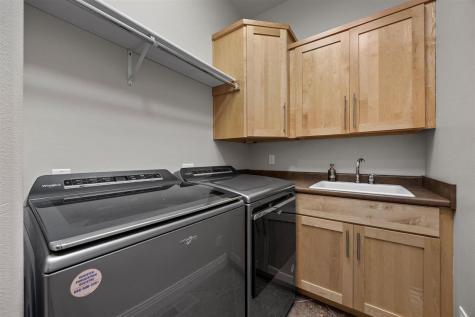1356 NE Lakewoods Court Swisher IA 52338