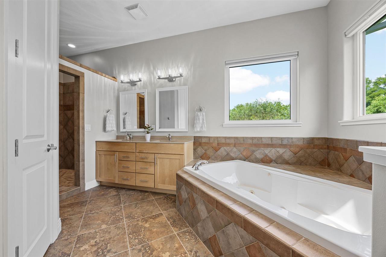 1356 NE Lakewoods Court Swisher IA 52338