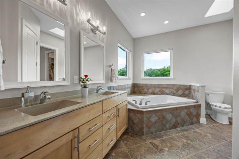 1356 NE Lakewoods Court Swisher IA 52338