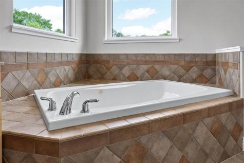 1356 NE Lakewoods Court Swisher IA 52338