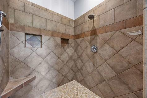 1356 NE Lakewoods Court Swisher IA 52338