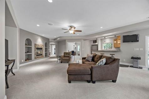 1356 NE Lakewoods Court Swisher IA 52338