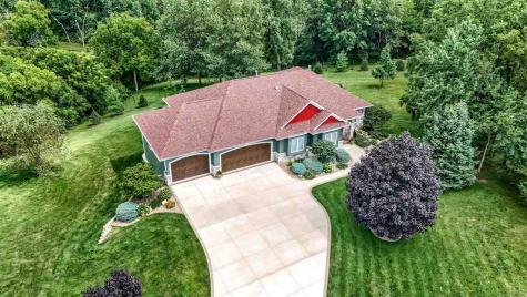 1356 NE Lakewoods Court Swisher IA 52338