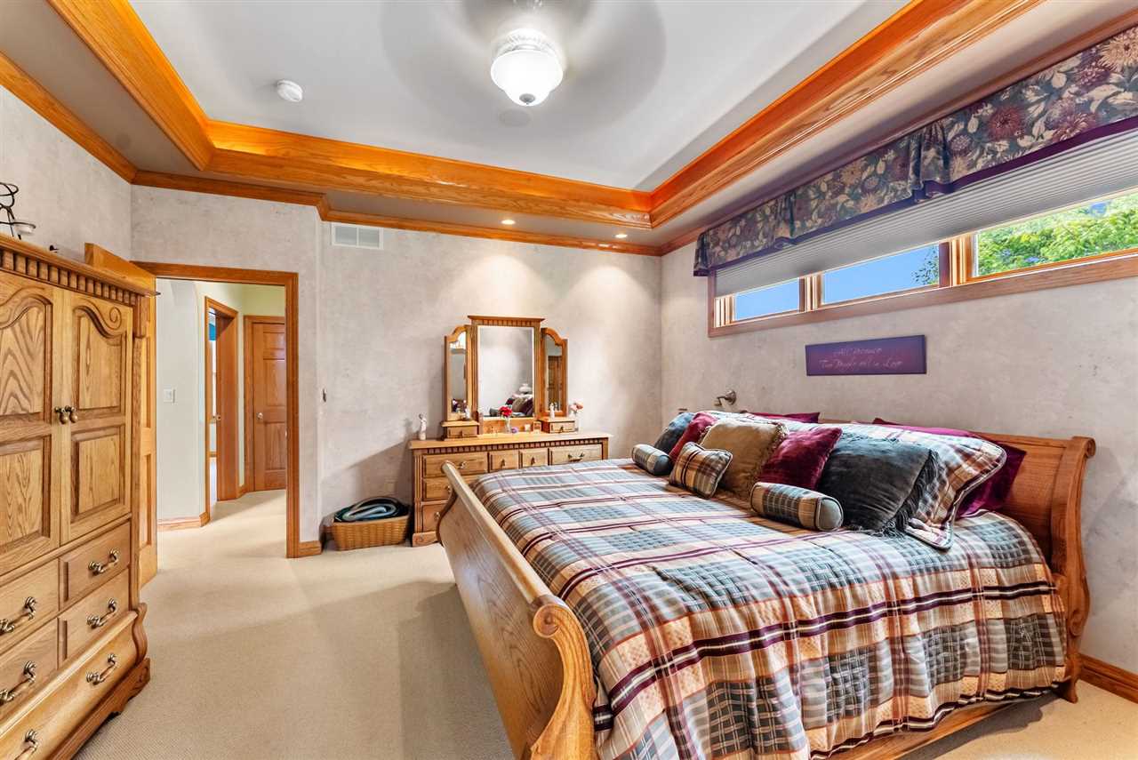 1402 Ridgeview Court Washington IA 52353