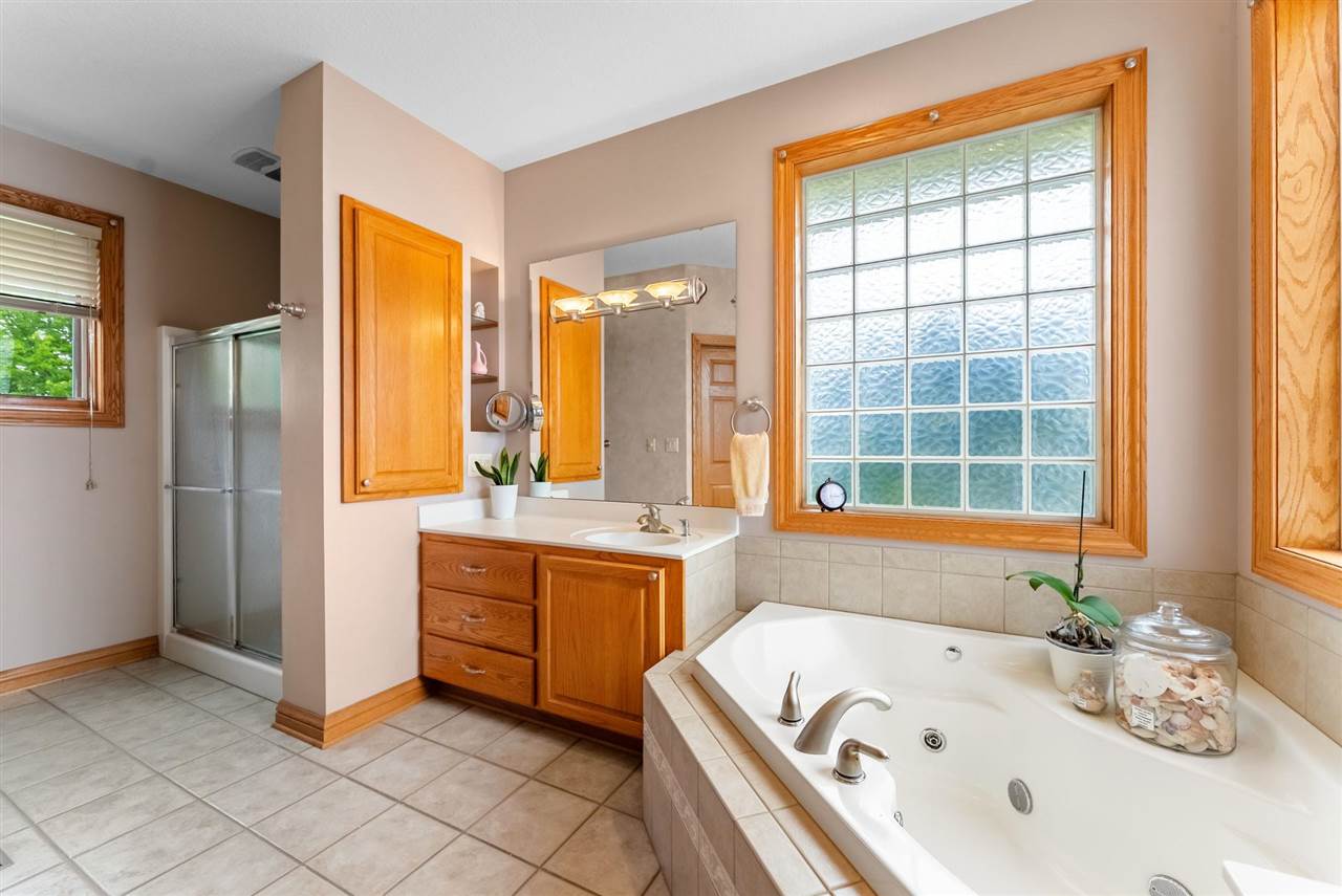 1402 Ridgeview Court Washington IA 52353
