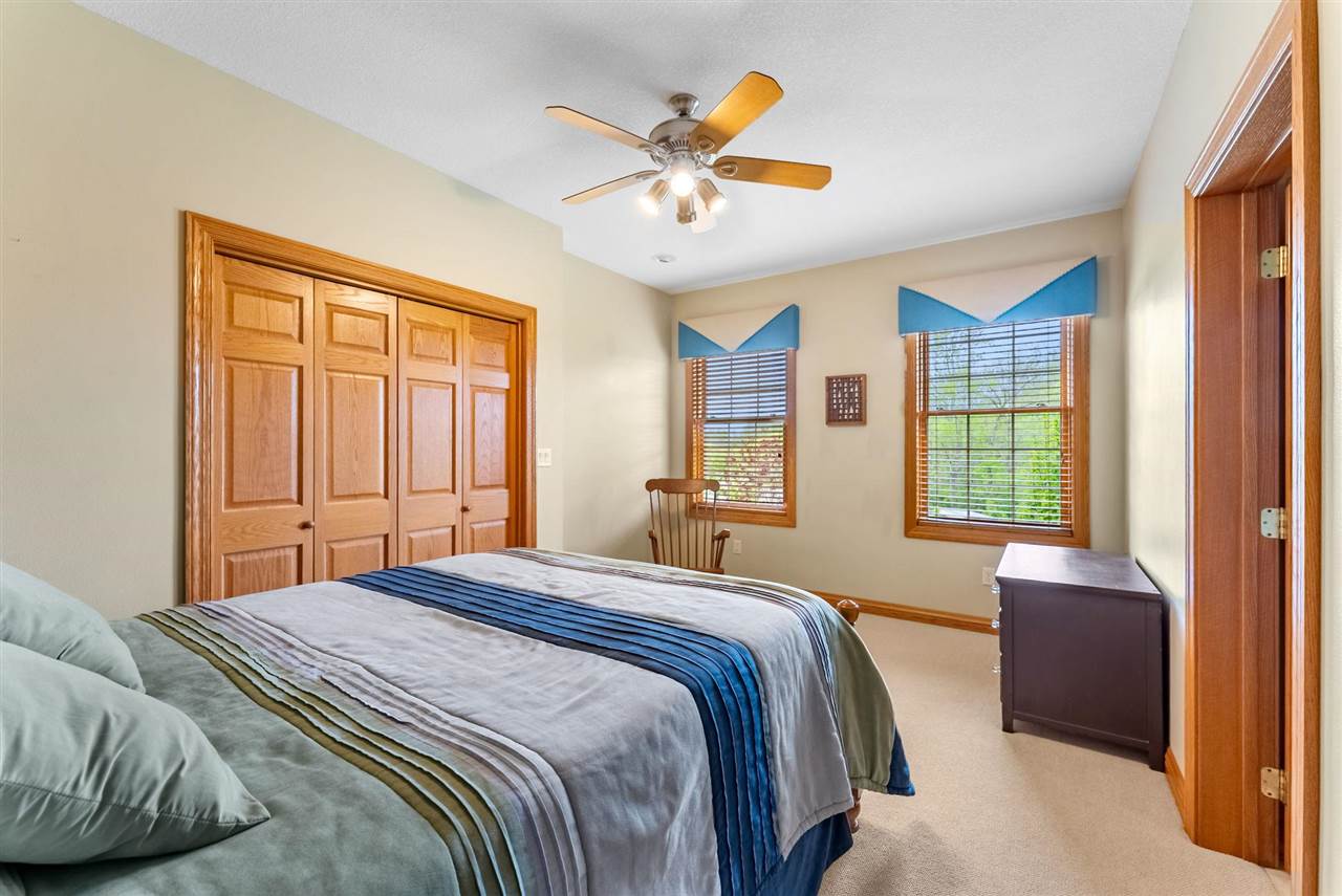 1402 Ridgeview Court Washington IA 52353