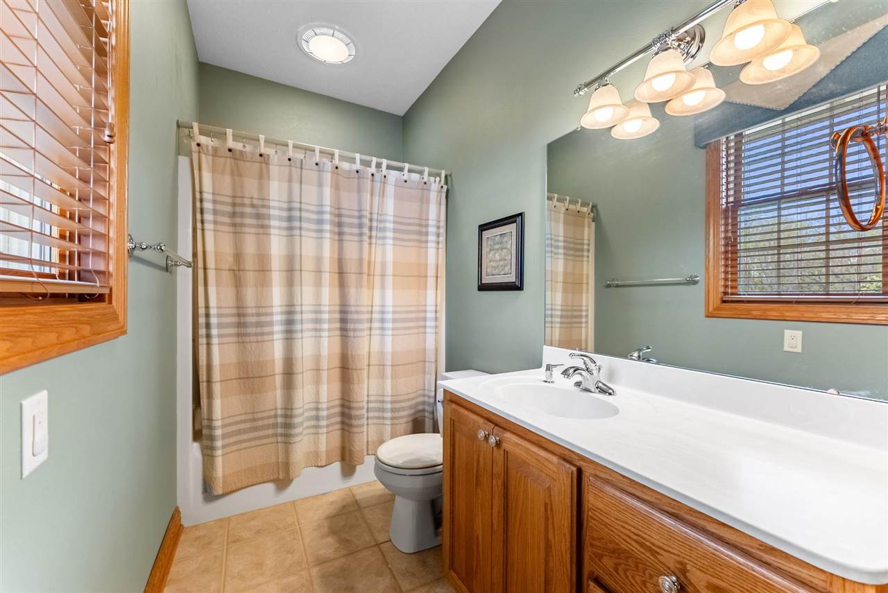 1402 Ridgeview Court Washington IA 52353