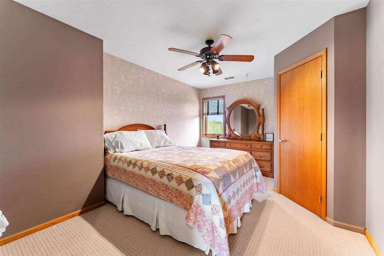 1402 Ridgeview Court Washington IA 52353
