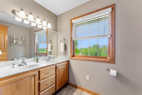 1402 Ridgeview Court Washington IA 52353