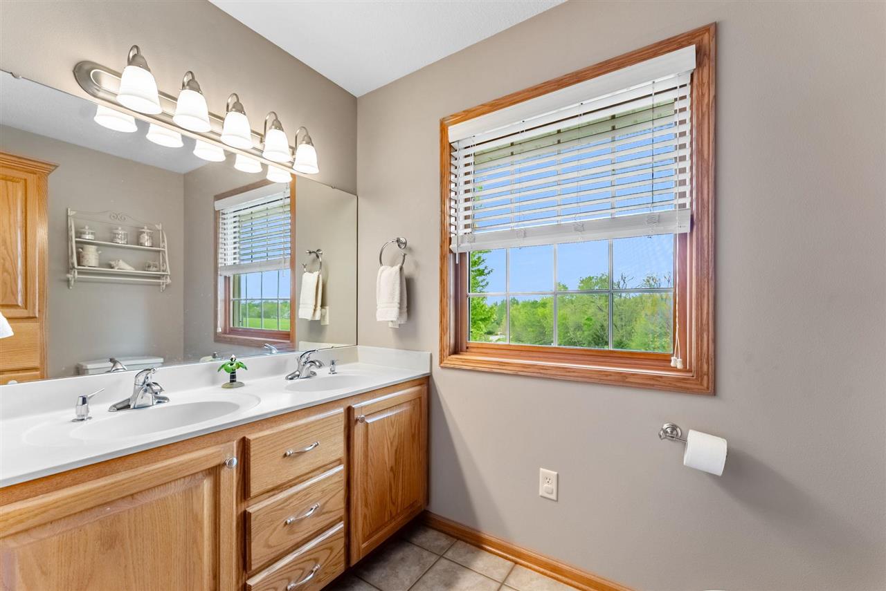 1402 Ridgeview Court Washington IA 52353