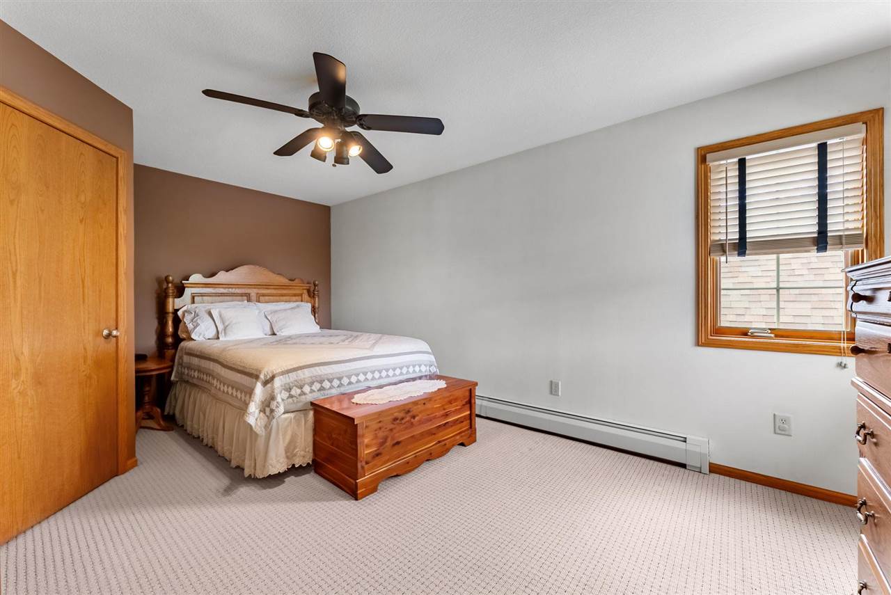 1402 Ridgeview Court Washington IA 52353