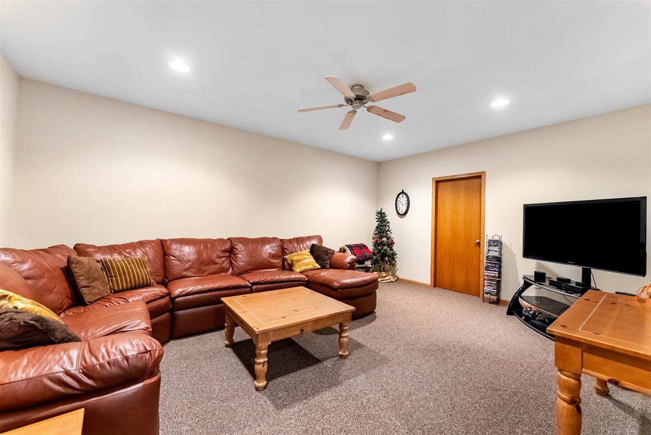 1402 Ridgeview Court Washington IA 52353