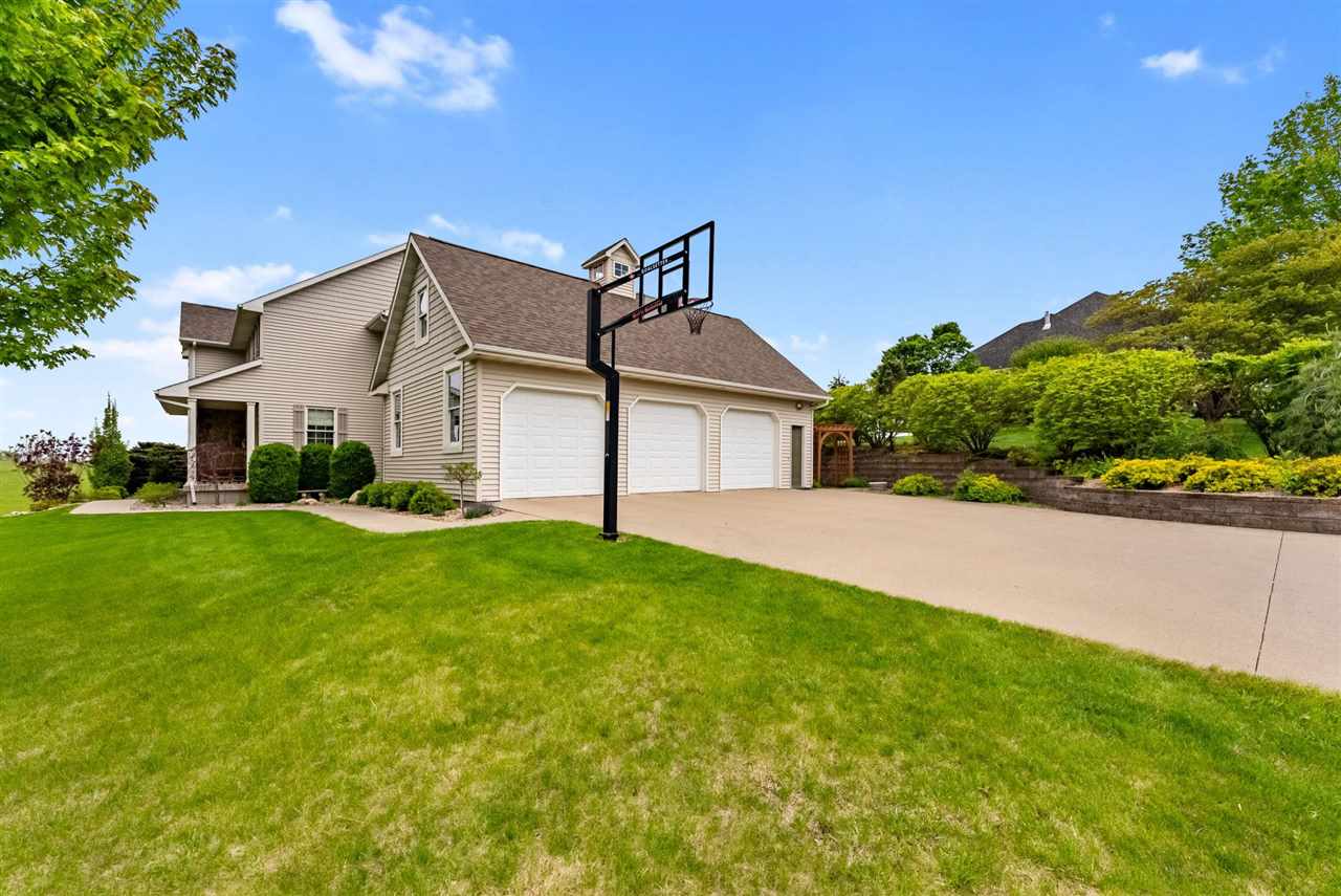 1402 Ridgeview Court Washington IA 52353