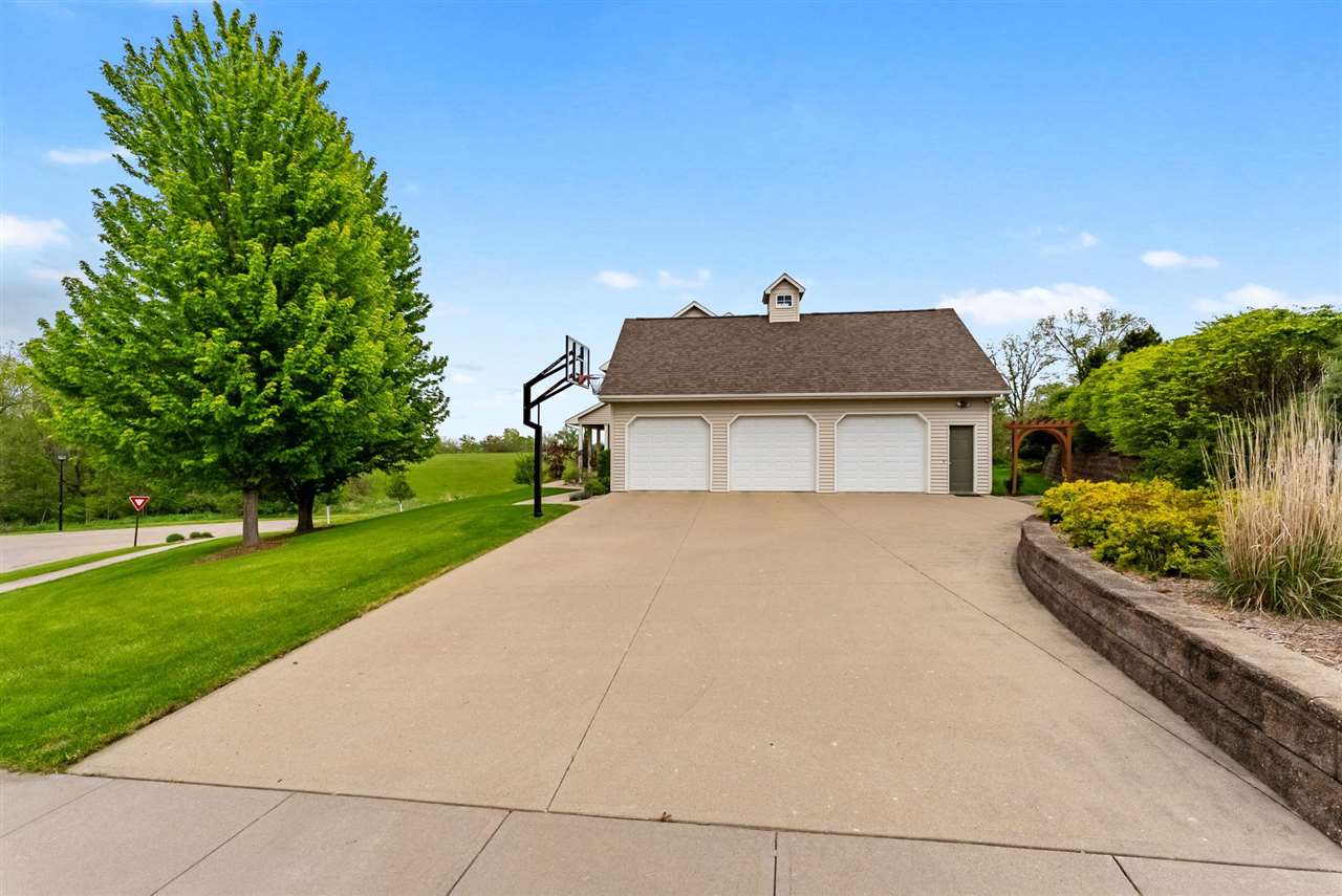 1402 Ridgeview Court Washington IA 52353