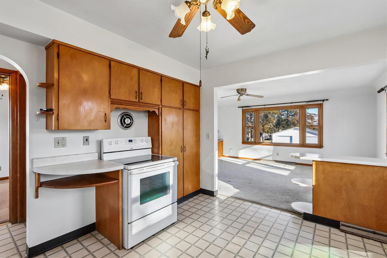 131 W 3rd Street Solon IA 52333