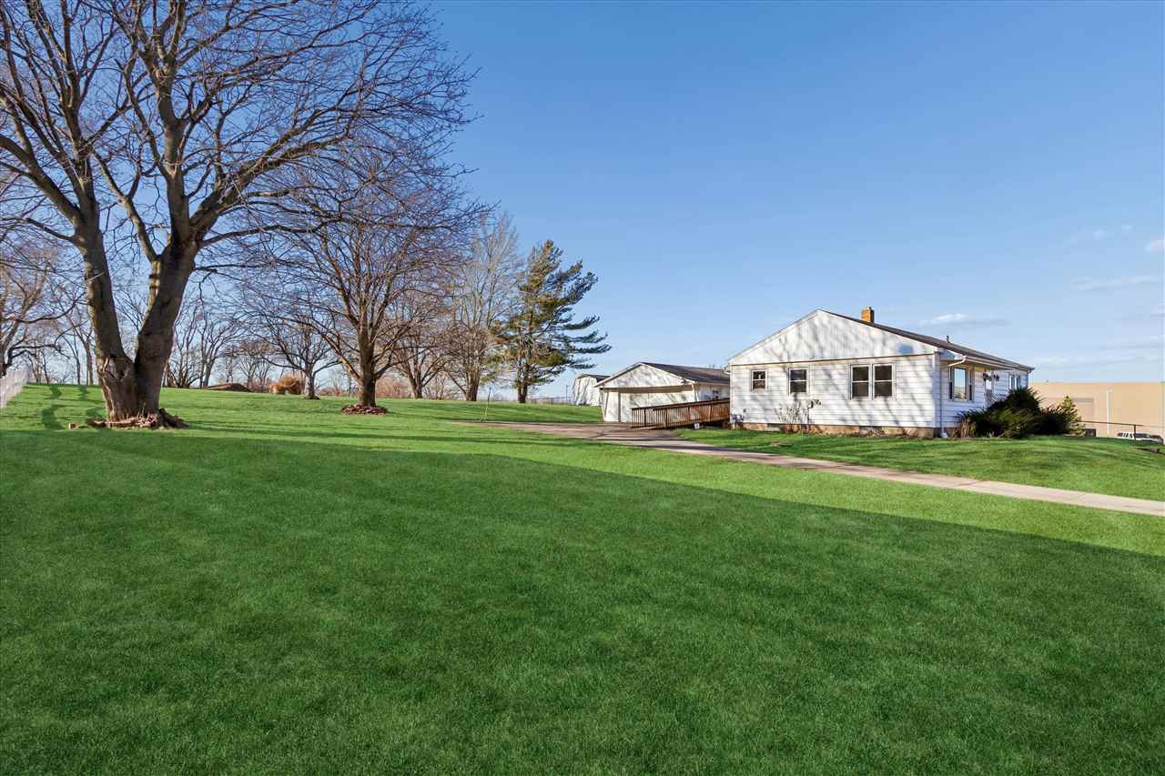 131 W 3rd Street Solon IA 52333