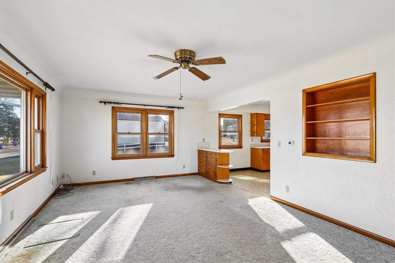 131 W 3rd Street Solon IA 52333