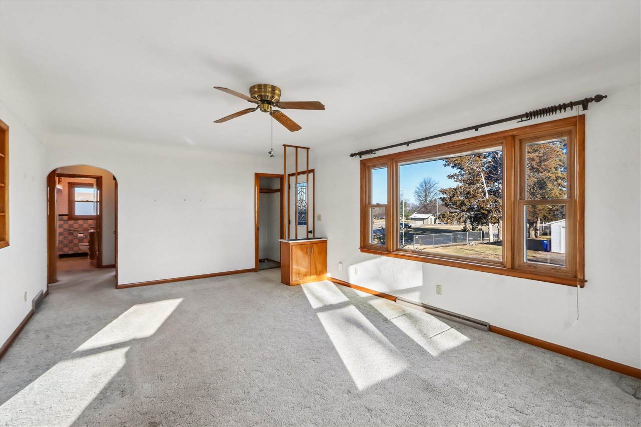 131 W 3rd Street Solon IA 52333