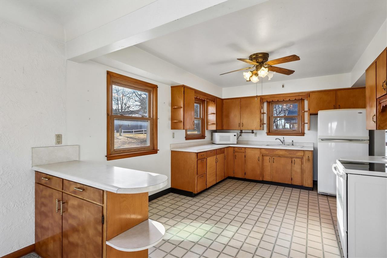 131 W 3rd Street Solon IA 52333
