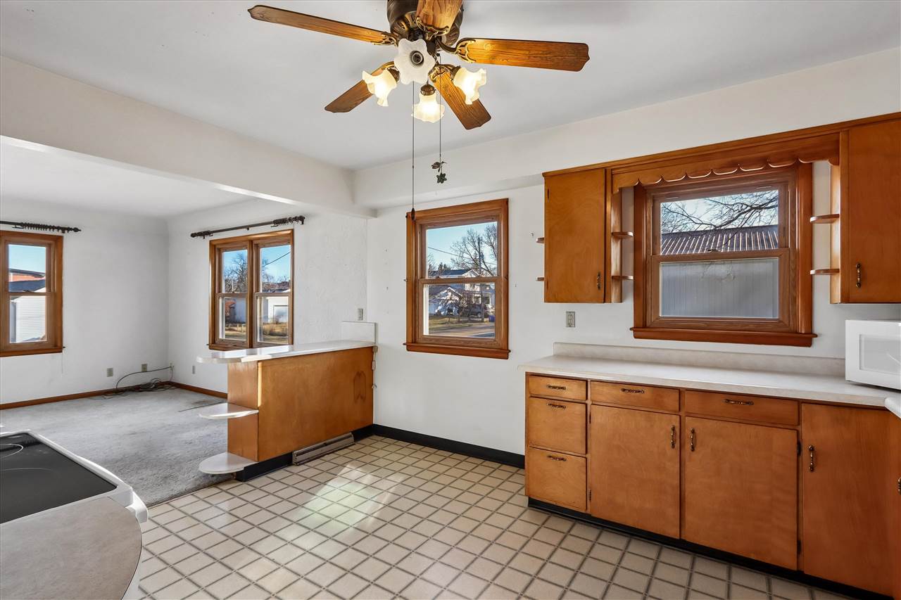 131 W 3rd Street Solon IA 52333