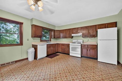 164 Hummingbird Lane Iowa City IA 52245