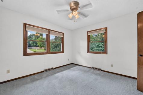 164 Hummingbird Lane Iowa City IA 52245