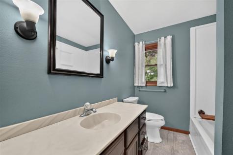 164 Hummingbird Lane Iowa City IA 52245