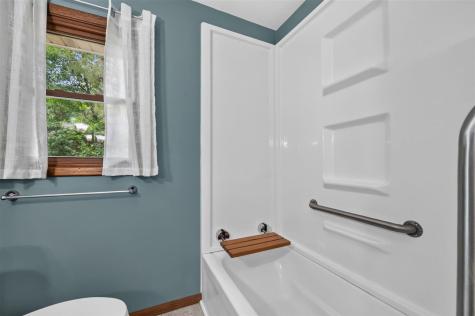 164 Hummingbird Lane Iowa City IA 52245