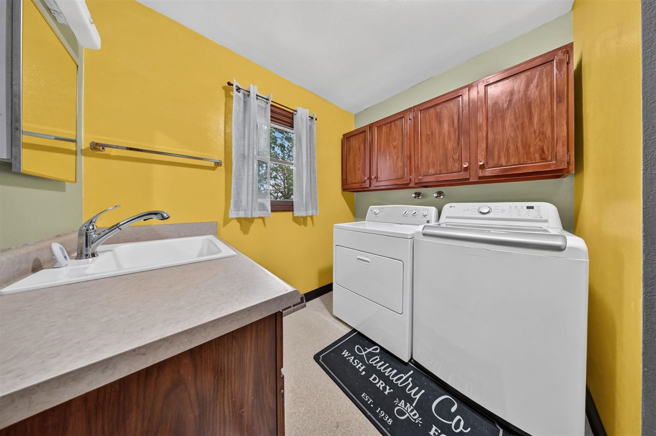 164 Hummingbird Lane Iowa City IA 52245
