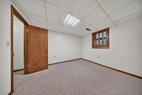 164 Hummingbird Lane Iowa City IA 52245